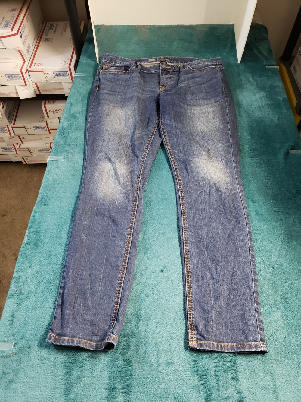 Mossimo Jeans Size 12 Short Women Blue Pants Denim Ladies Mid Rise Skinny